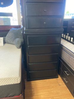 Pinewood 5 drawer dresser