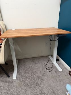 Desk with Adjustable height