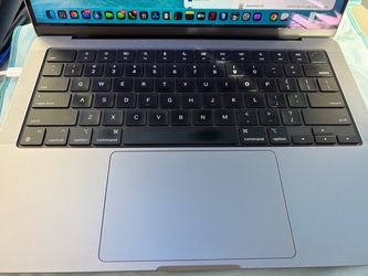 Apple MacBook Pro Laptop 14” 512 GB