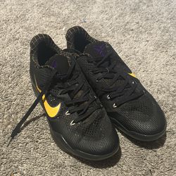 Kobe 11  caper deim size 13