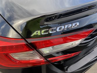 2021 Honda Accord Thumbnail
