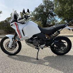 2023 Ducati Desert X