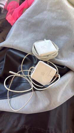 Apple MagSafe power adapter