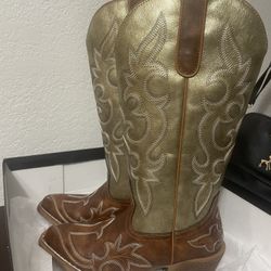 New.  Ladies. Boots 6.5