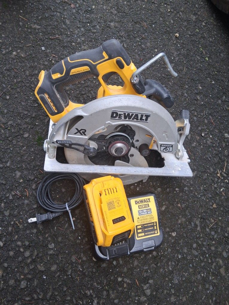 Dewalt Battery Saw
