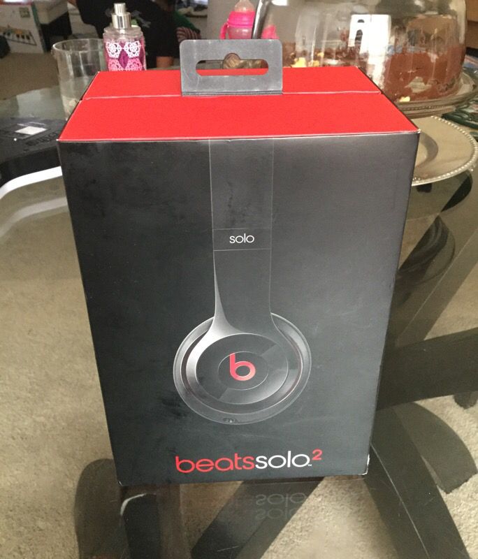 Beats Solo .2 used condition . Works very well