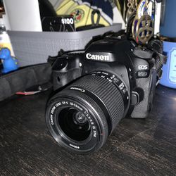 Canon EOS 80D with 18-55mm Lense New!