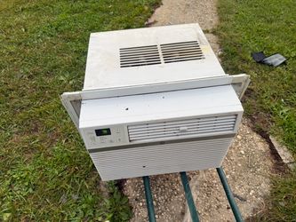 GE Window Air Conditioner Unit