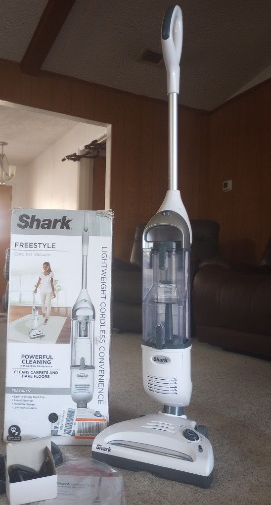 Shark SV1106 Navigator Freestyle Upright Bagless Cordless Stick Vacuum For Carpet,Hard Floor And Pet .
