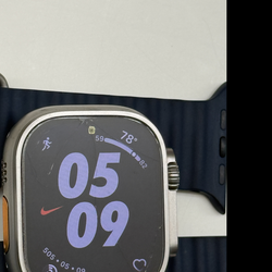 Apple Watch Ultra 2 - Screen Cracked