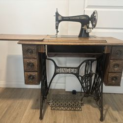Antique 1914 Singer Sewing Machine