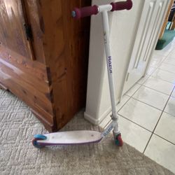 Girl’s Razor Scooters For $5