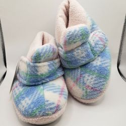 Size 5-6, cozy infant bootie slippers 