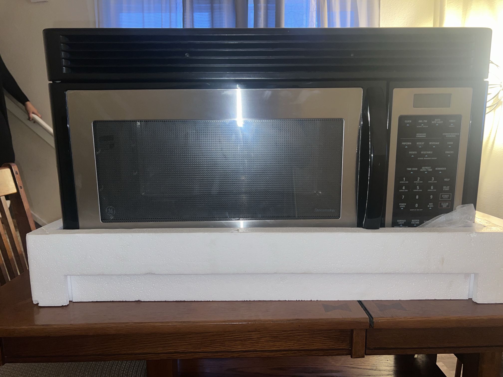 GE Space maker Microwave