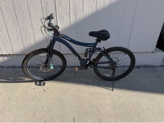 Genesis Bella Vista bike