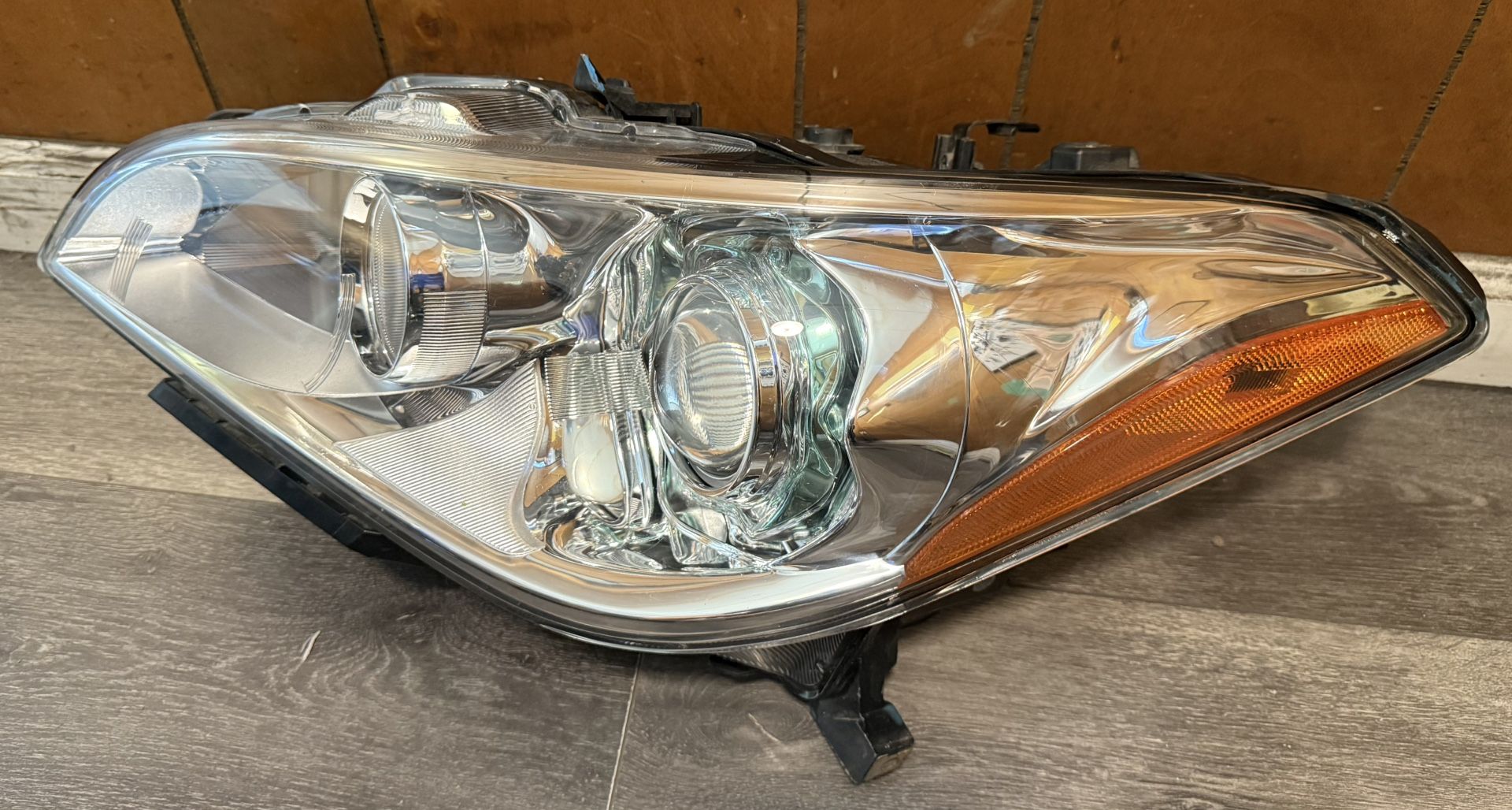 2012 Infiniti M37 Left headlight xenon
