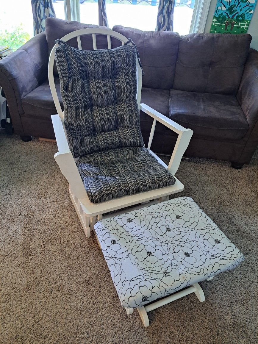 Glider With Ottoman
