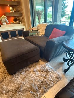Oversized Chair with Ottoman