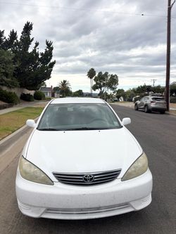Toyota Camry SE  (Runs perfect, clean title, gas saver)