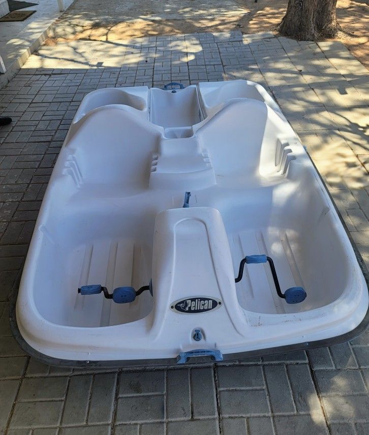 PELICAN PEDAL BOAT