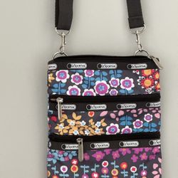 LeSPORTSAC 3-zip Crossbody 