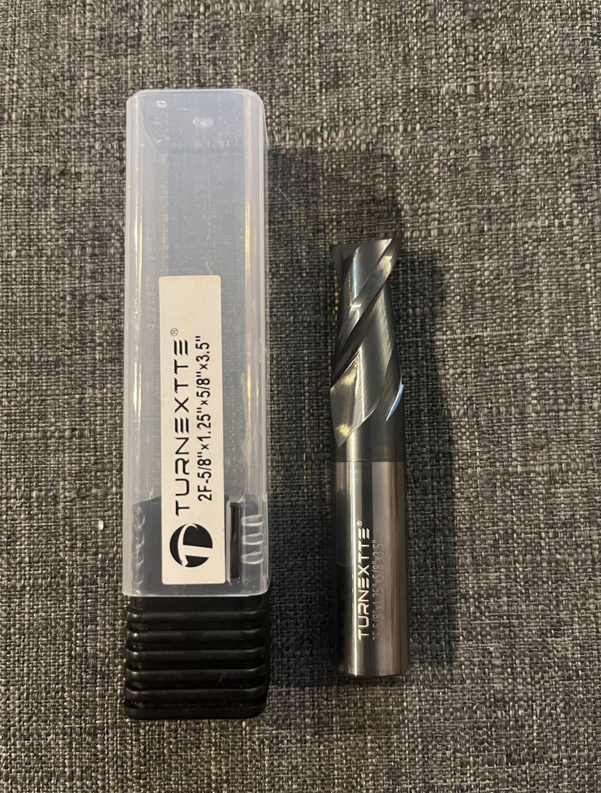 2-flute end mill with dimensions of 5/8" diameter, 1.25" flute length, 5/8" shank diameter, and 3.5" overall length