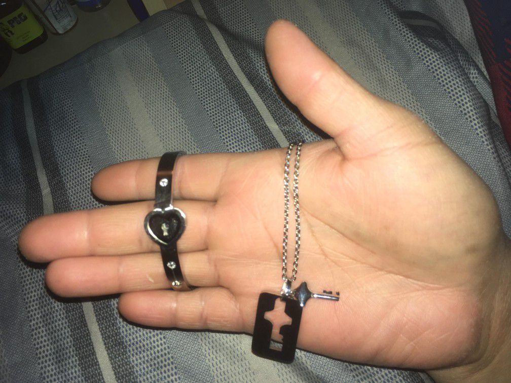 Couple Necklace and bracelet