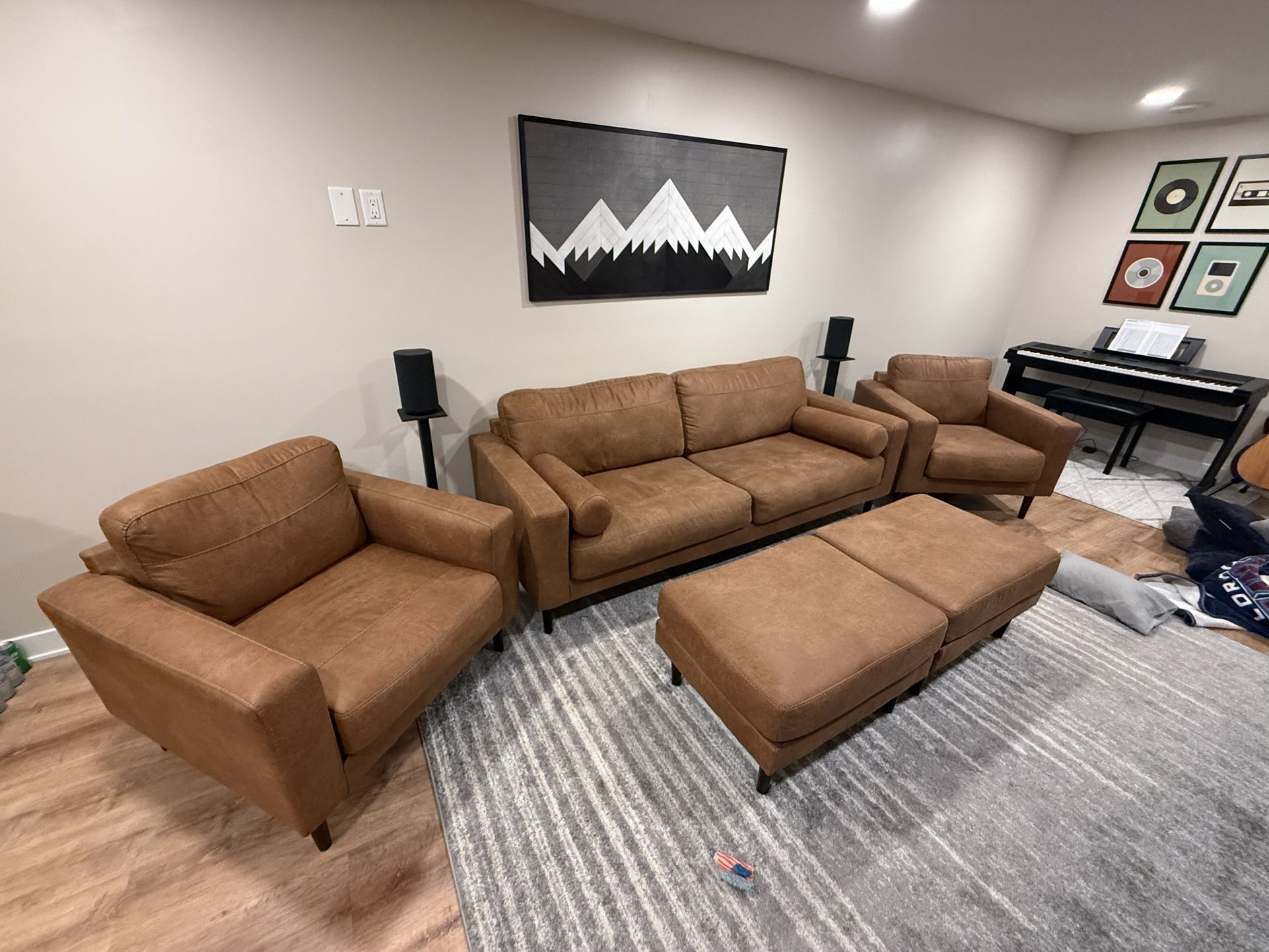 ποΈ Telora Faux Leather Sofa Set β Like New β Save $700+!