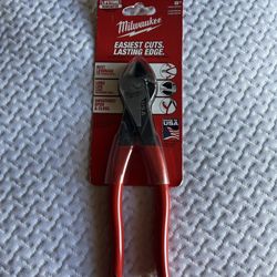 Milwaukee 8 in. Diagonal Cutting Pliers with Dipped Grip