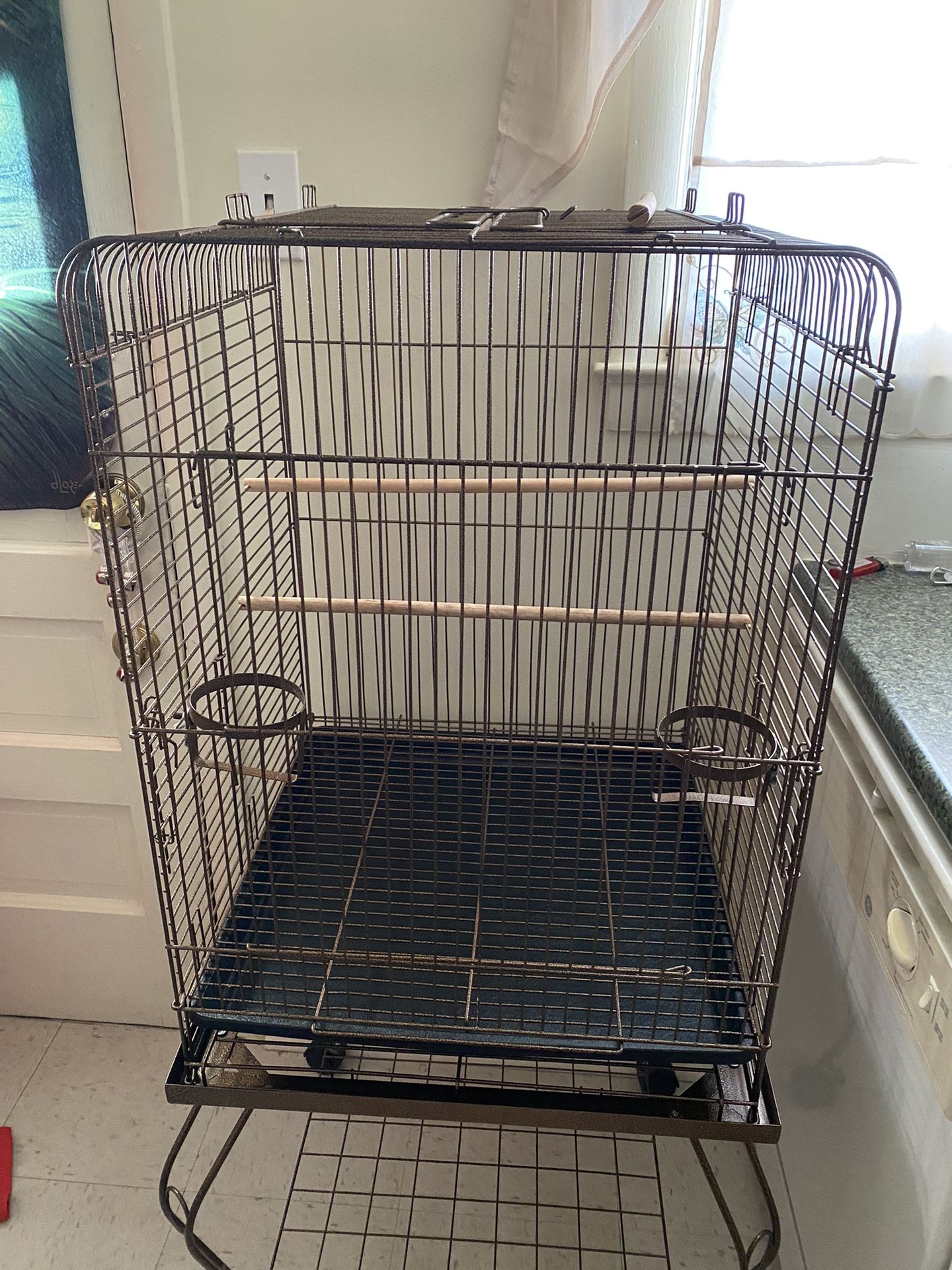 Medium Bird Cage With Portable Table