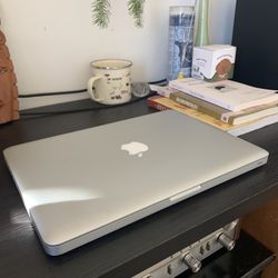 MACBOOK PRO 13 inch • 750 Gigs storage • 8G Ram • CD / DVD port • mid-2012