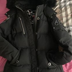 Black Moose Knuckle (uni)