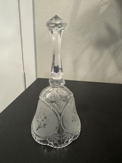 8” Elegant Crystal Bell