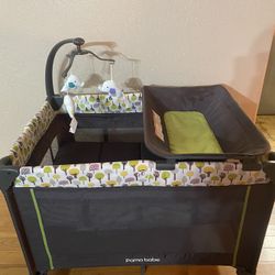 Playpen Pamo Baby Deluxe Nursery Center 