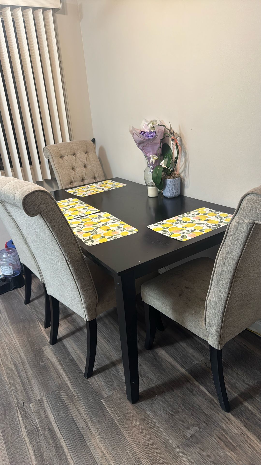 Kitchen Table With 4 Chairs