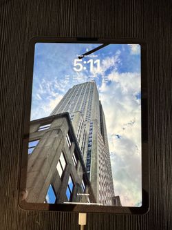 iPad Air (5th gen, 64GB) with Cover & Screen Protector