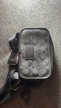 Vendo bolsa coach para hombre seminueva