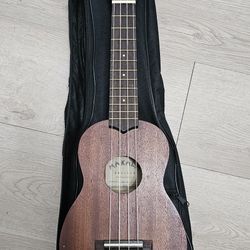 Makala Baritone Ukulele