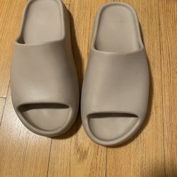 Yeezy slides Size 12 (pure)