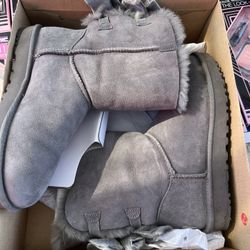 GREY UGG BOOTS SIZE 9 