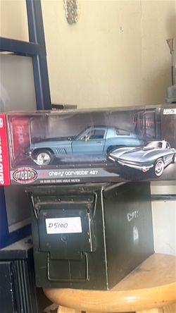 Maisto 1967 Chevy Corvette 427 Die-Cast Model