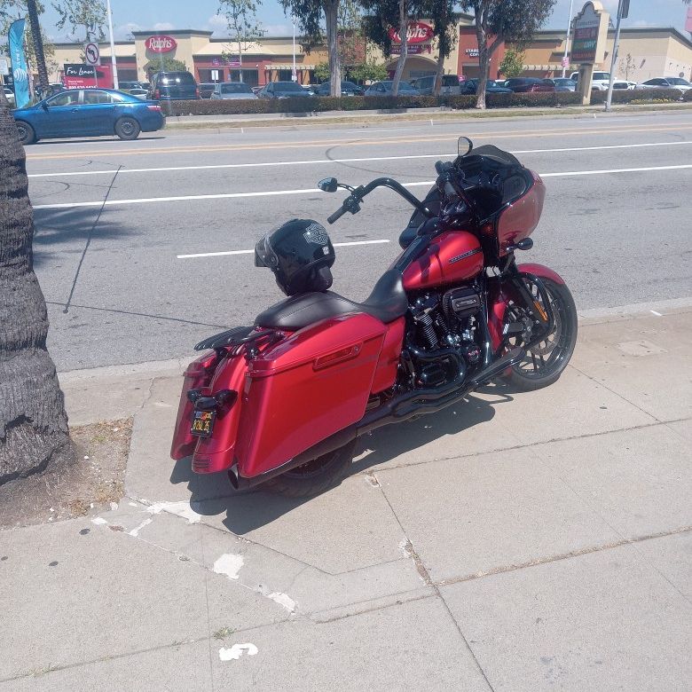 2018 Harley Davison Road Glide special