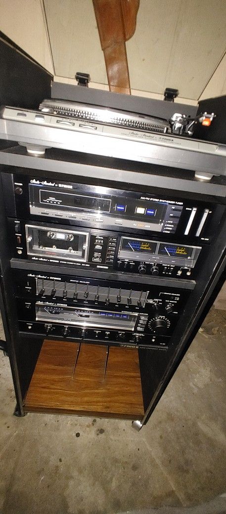  STUDIO  FISHERS CA-880  $500 Neg