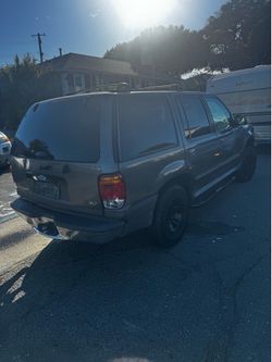 1999 Ford Explorer