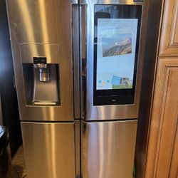 Samsung Refrigerator With Big Screen 