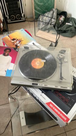 Hitachi fully automatic turntable