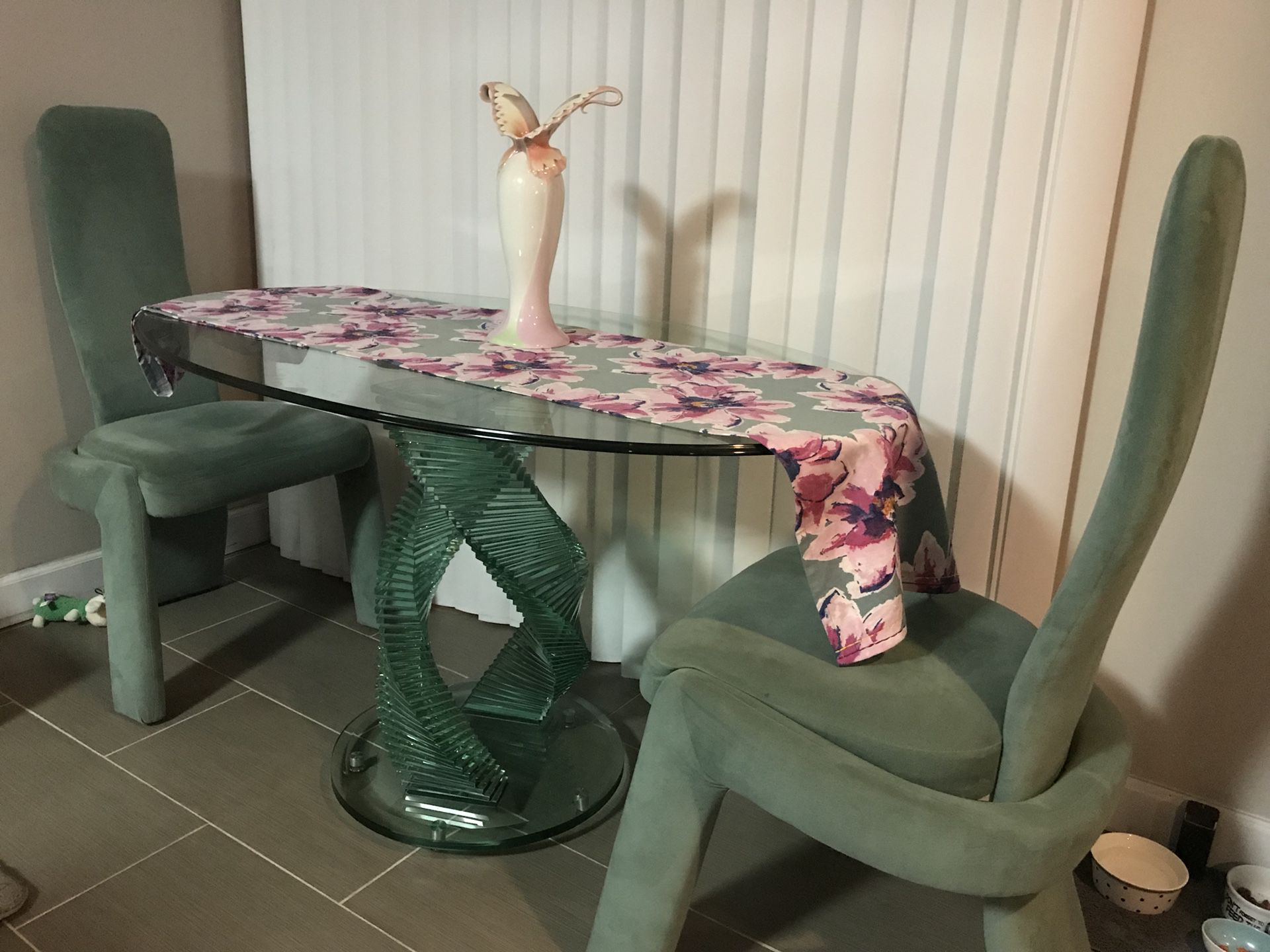 Glass dining table + 3 chairs
