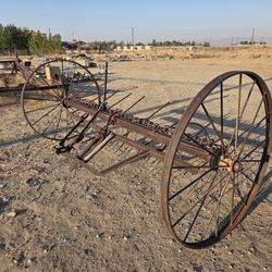 Antique Farm Hay Rake Implement 