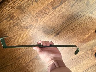 Hanger to hang your wreath