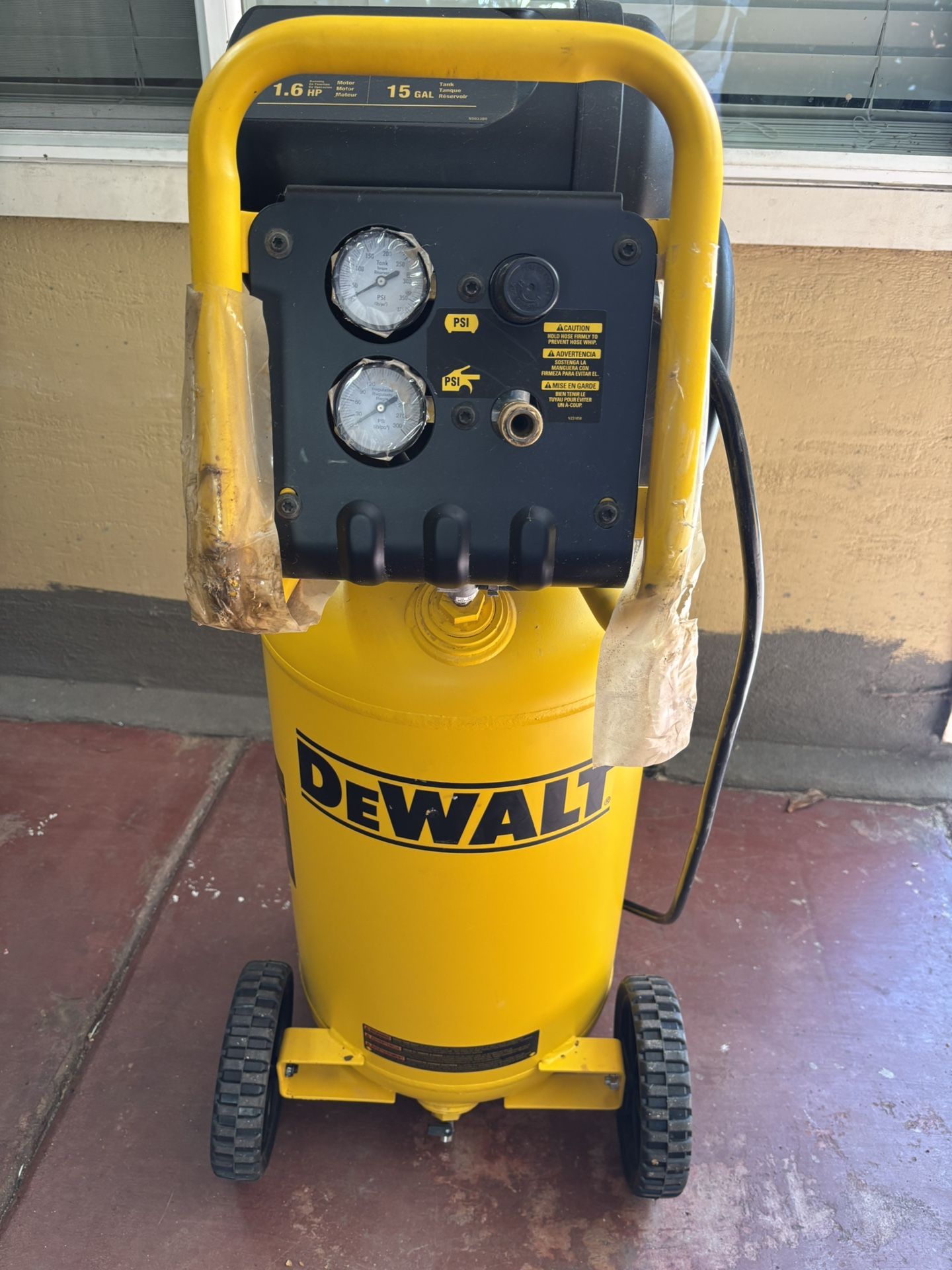 DEWALT 15 Gal. Portable Electric Air Compressor
